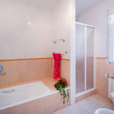 Helios - Plusholidays Vila